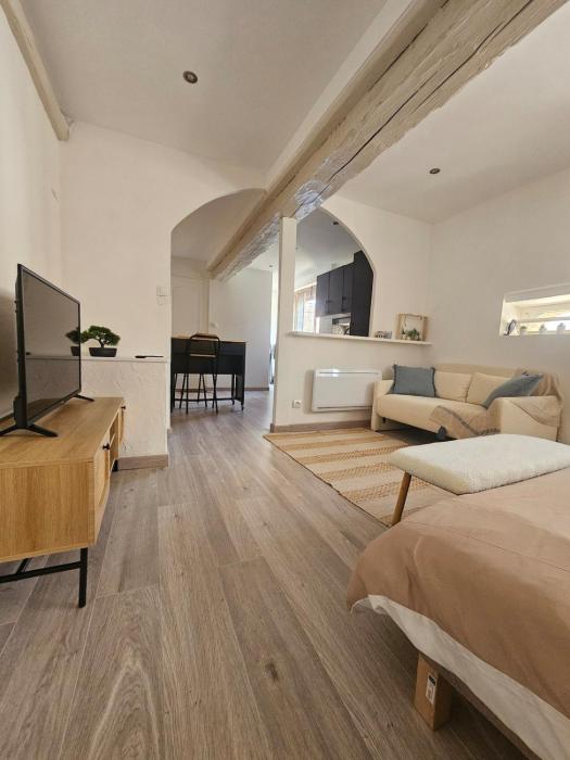 Mediterranean Studio