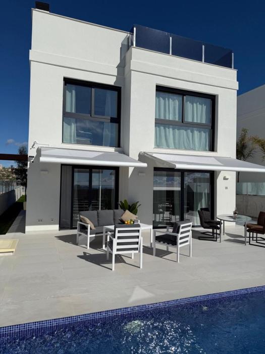 Villa Mirasol - mountain-, sea view, roof terrace, private pool