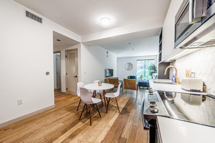 Beautiful apartment LA Hollywood Walk of Fame