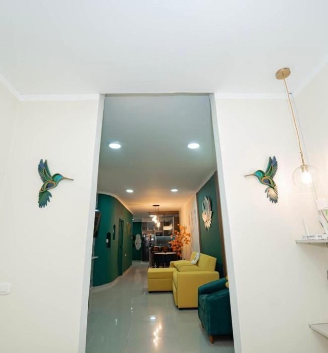 Aura Linda, Casa Bonita