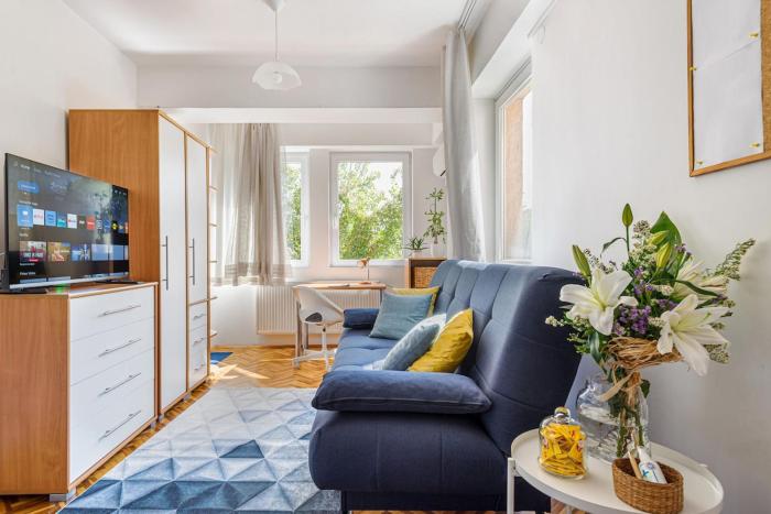 Bright & Stylish, Fully-Equipped Apartment