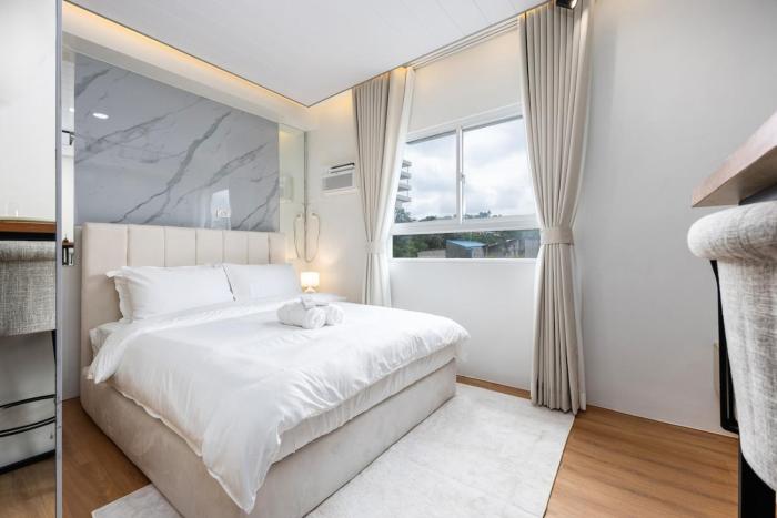 Hotel-Style Condo Cebu near IT Park Self Check in