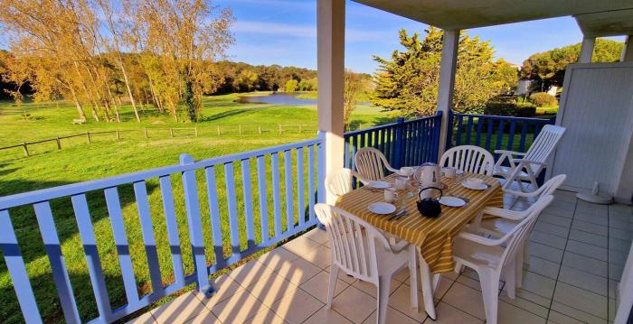 Appartement 4-7 pers Grande terrasse vue golf Accès piscine et océan