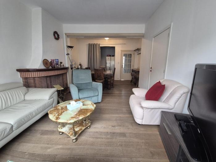 Large 1st floor apartment, Schaerbeek, Brussels