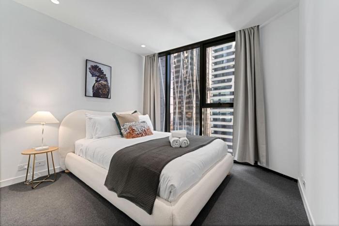 1BR Melbourne CBD Retreat - Wellness Spa and City Living