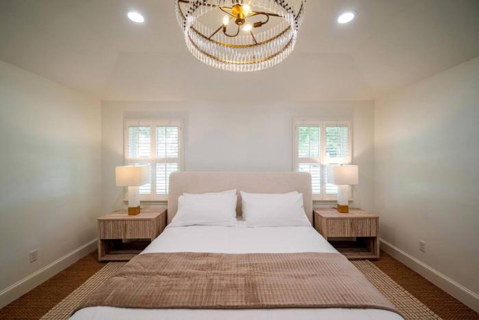 POOL Heated Spa Galleria sleeps 12 Griddle