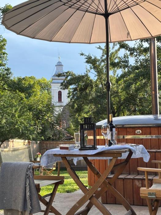 Jotaferien Transylvanian Shepherdhut with jacuzzi