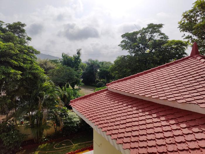 V Square Villa