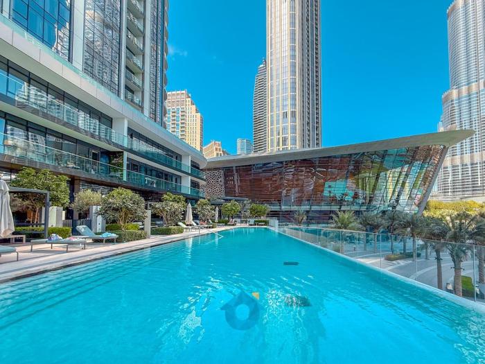 Next to Burj Khalifa & Dubai Mall - Luxury 2BR with Dubai Skyline Views - Like Home