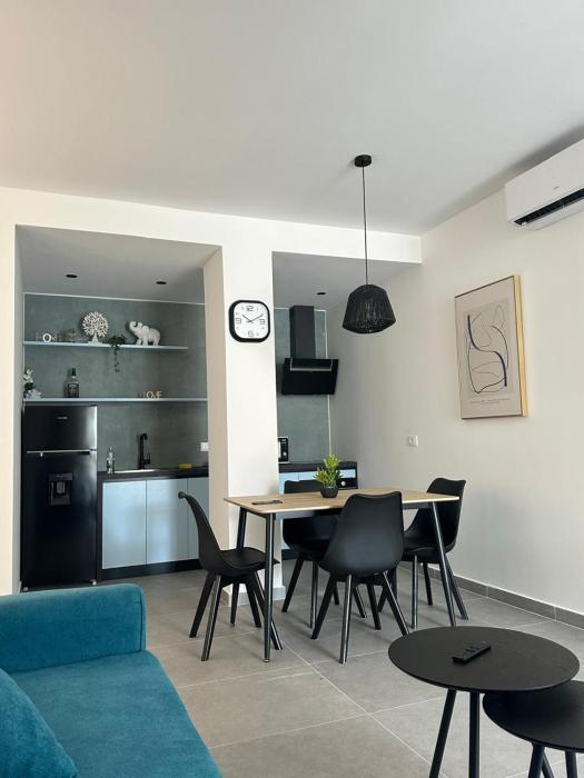 Blue Retreat Apartment