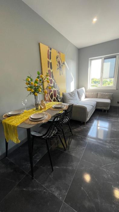 Дворівневий апартамент з кухнею N6