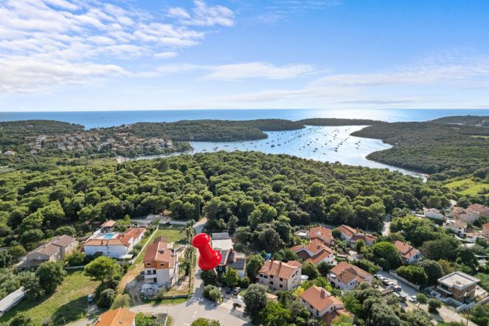 Kajumami Apartments with Hot Tub and Private Terraces