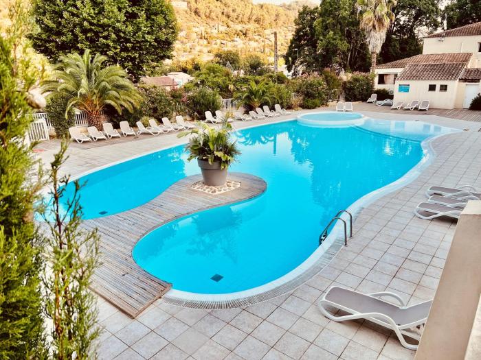 Les Canonniers - Chalet avec Piscine