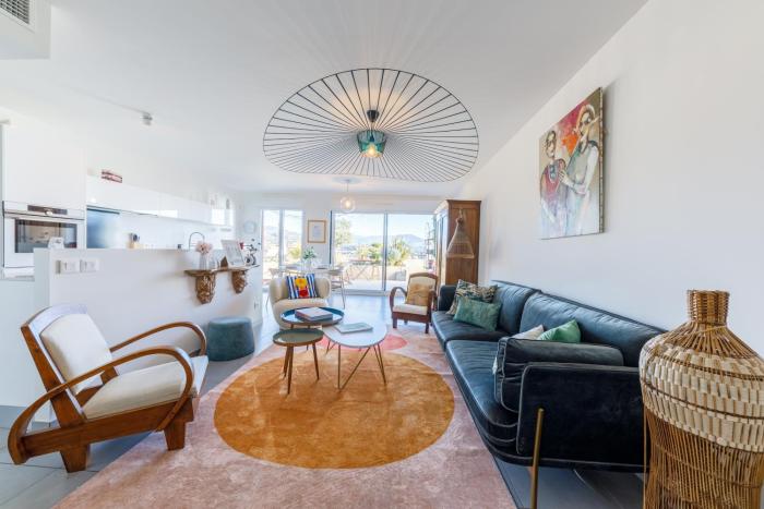 Green Hill Appartement à Nice Terrasse 130m2, Vue panoramique, Piscine, Parking Privé, Climatisation, WiFi