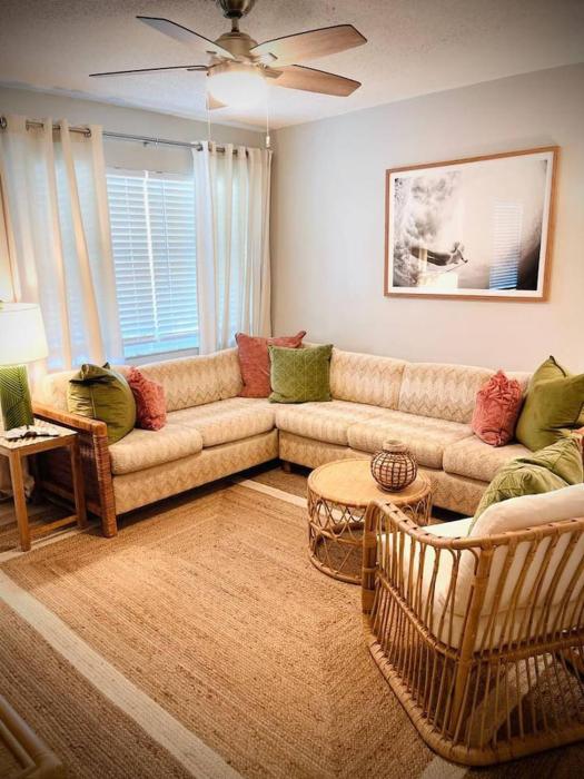 01 Beach chic apt - Ft Laud - 8 mins to beach!