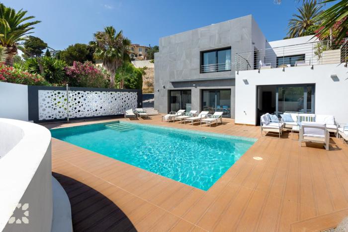 Villa Chic Romance by Abahana Villas