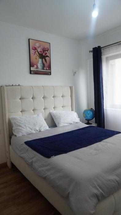 Private Room in Shared Apartment-Garden city Mall