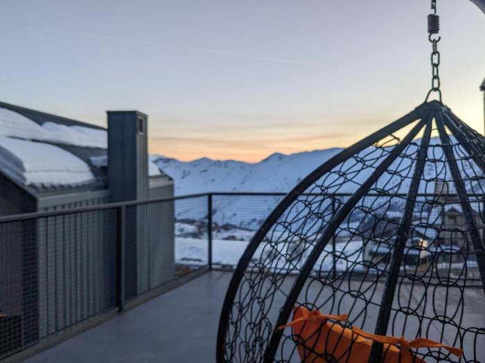High Gudauri - Ski in ski out - loft with terrace
