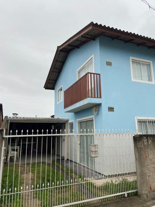 Casa com 2 quartos e 3 camas no Rio vermelho