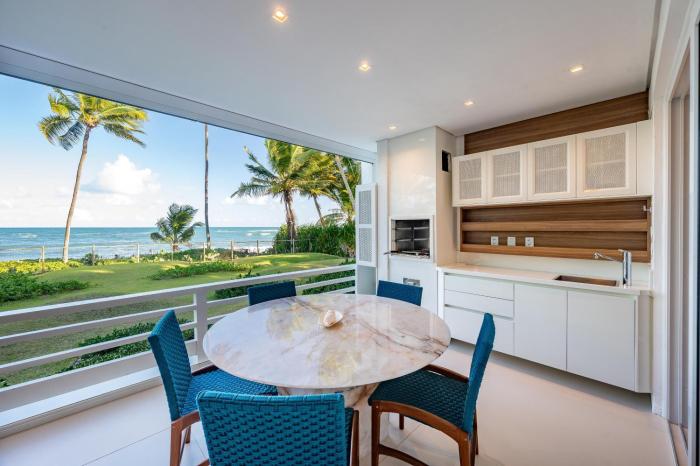 Apartamento Luxuoso à Beira-mar em Praia do Forte!