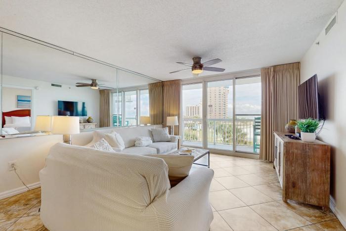 Pelican Beach Resort 415