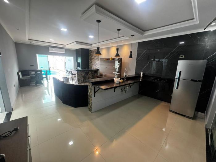 Casa com piscina 10 minutos do Paraguai 5 minutos da Itaipu binacional