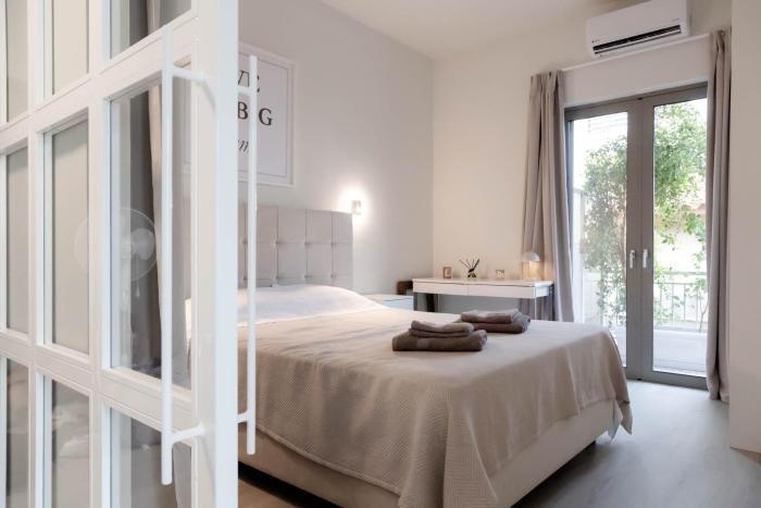 A Homes Greece - Modern Kalamata Apartment Bright & Spotless with Garden Balcony, Near City