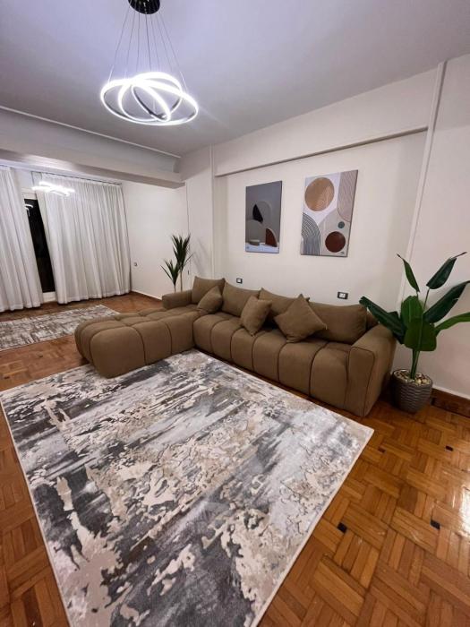 Zamalek 3BR sunny apt
