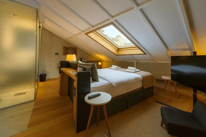 Aleksandr Pera Hotel