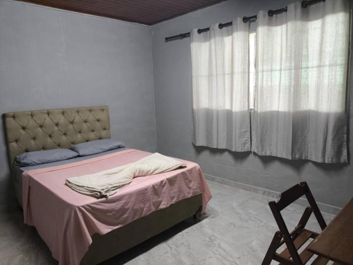 Quarto em lugar tranquilo e bem localizado