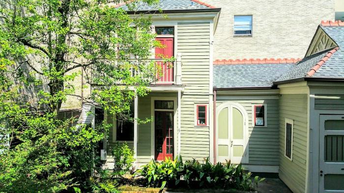 Walker Mansion on St Charles Ave - Unit 7