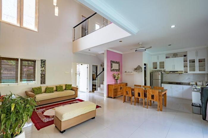 Casa Raya 4BR Villa in Kuta