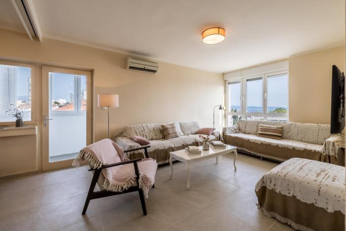 Le Blue, with Sea View