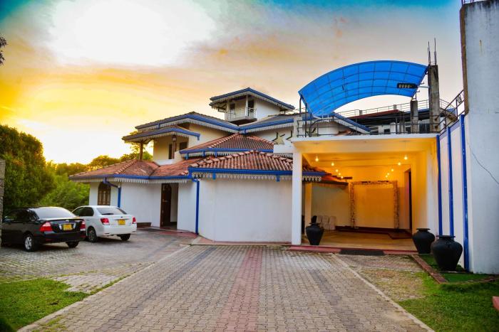 Relax - Budget Rooms in Batapola