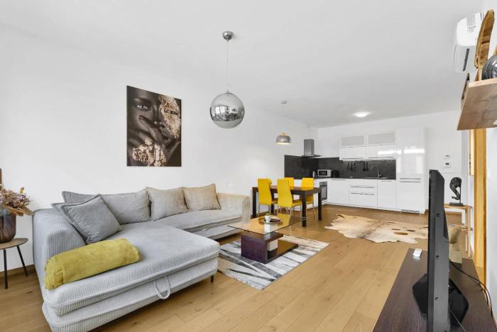 Riverside luxury apartment