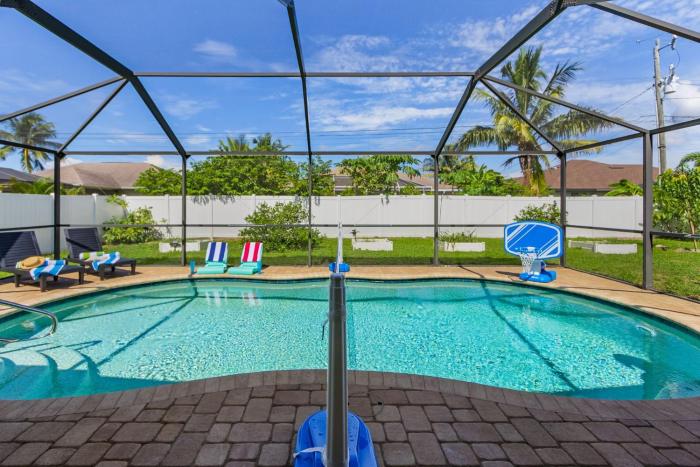 Sun, Fun & Relaxation Await with Heated Pool, Lanai & Spacious Comfort - K La Vie - Roelens