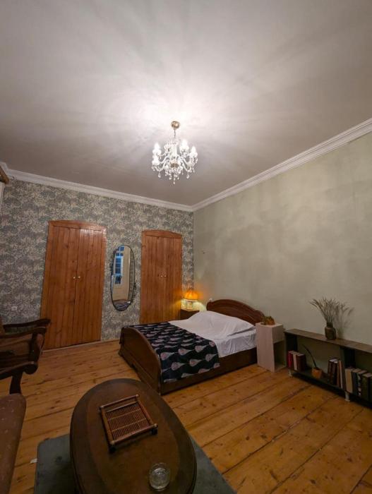 Authentic Old Tbilisi Apartment - Narikala & Shardeni