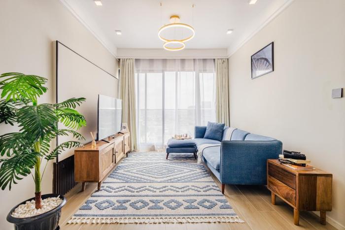 Ultimate Safari Retreat Just 9mins from the Airport with a Pool and Gym!