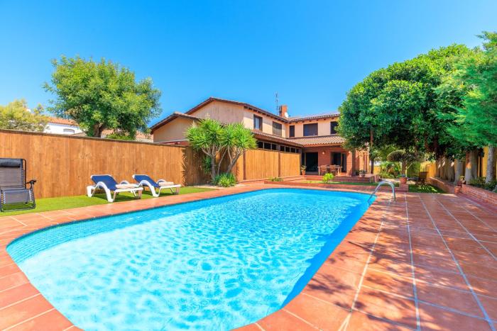 Villa with private pool 3 minutes from the beach