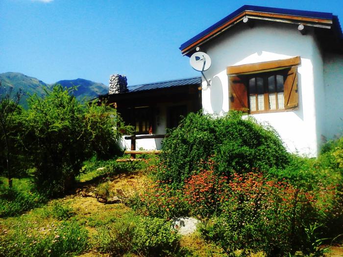 La Morada de la Luna - Cabañas con pileta y vista al Uritorco