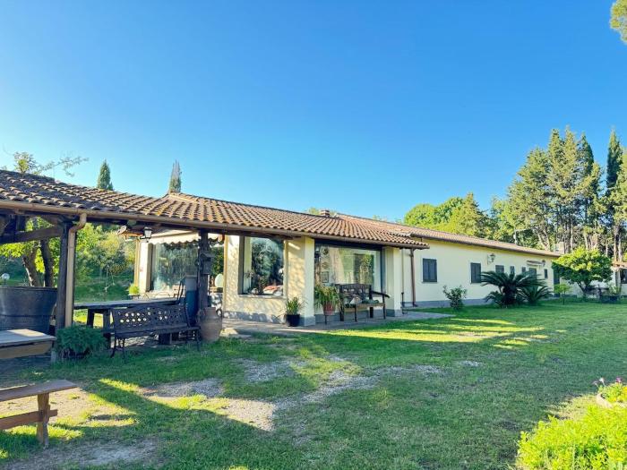 Brand new villa with AC and park close to Rome
