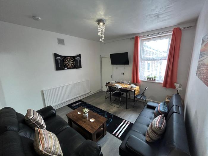 Burlington House - Luxury Home for Contractors