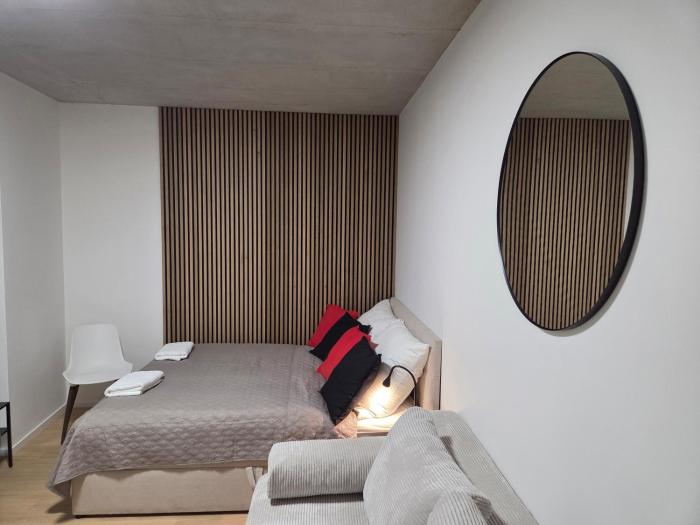 Haas Apartments Art with parking, bakery, free fitness