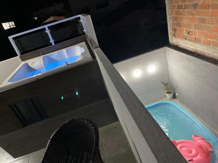 Casa no Centro de Pipa 3 Suítes Climatizadas Piscina com Jacuzzi