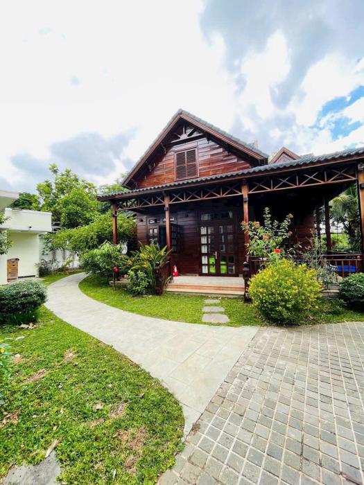 Tropical Riverfront Pool House