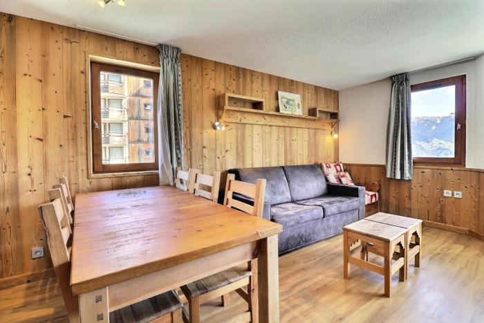 Résidence Grand Bois A - CONFORTABLE 2 PIECES + CABINE, IDÉALEMENT SITUÉ, SKIS AUX PIEDS ET PROCHE DES COMMERCE MAE-1994