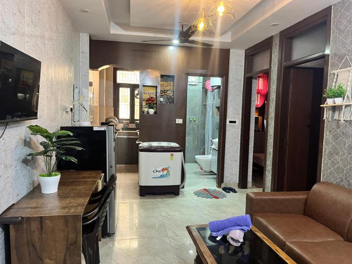 Luxury Private 3BHK Flat Delhi Airport Wi-Fi Free Parking 101