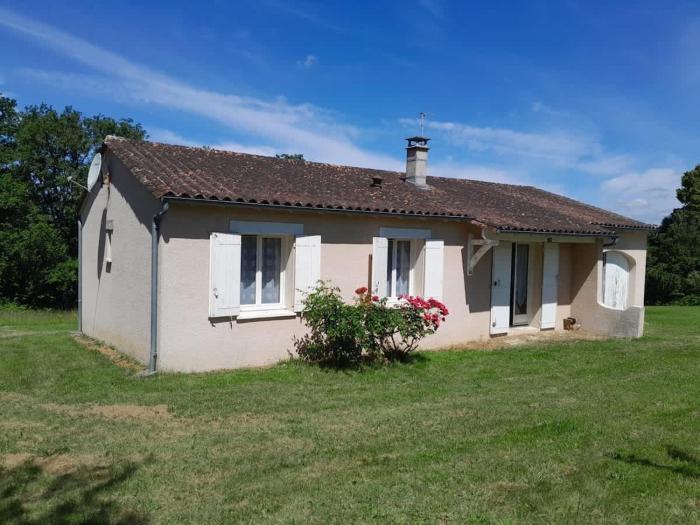Jolie maison à la campagne avec piscine
