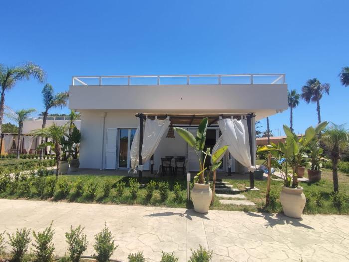 Perla seafront & garden