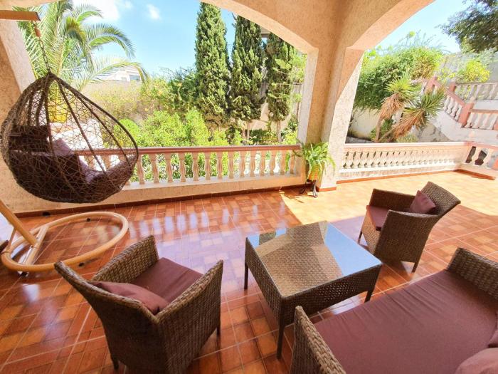 Apartment in villa with graden